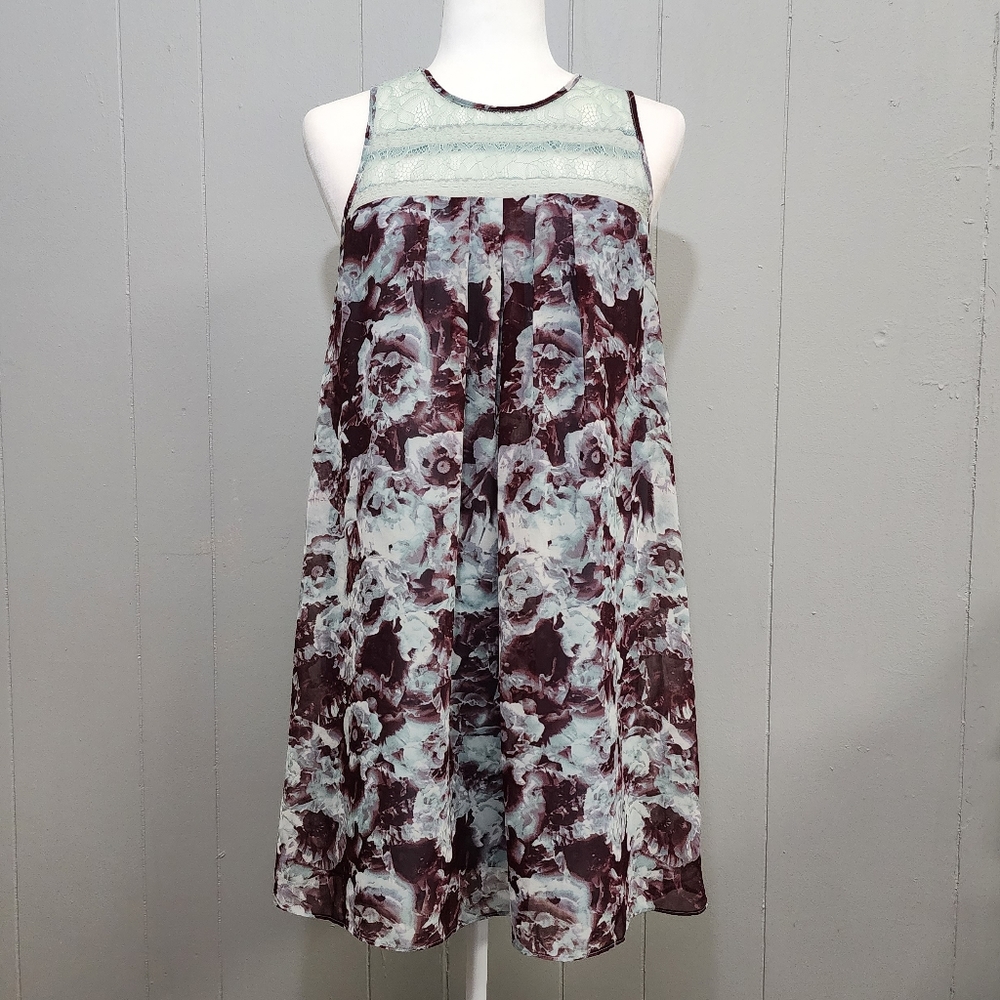 4/25$ BCBGeneration Lace Floral Baby Doll Dress Size S